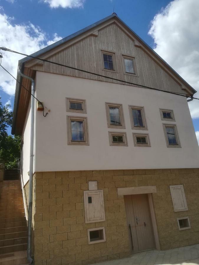 Ubytovani U Krizu Bulhary Luaran gambar